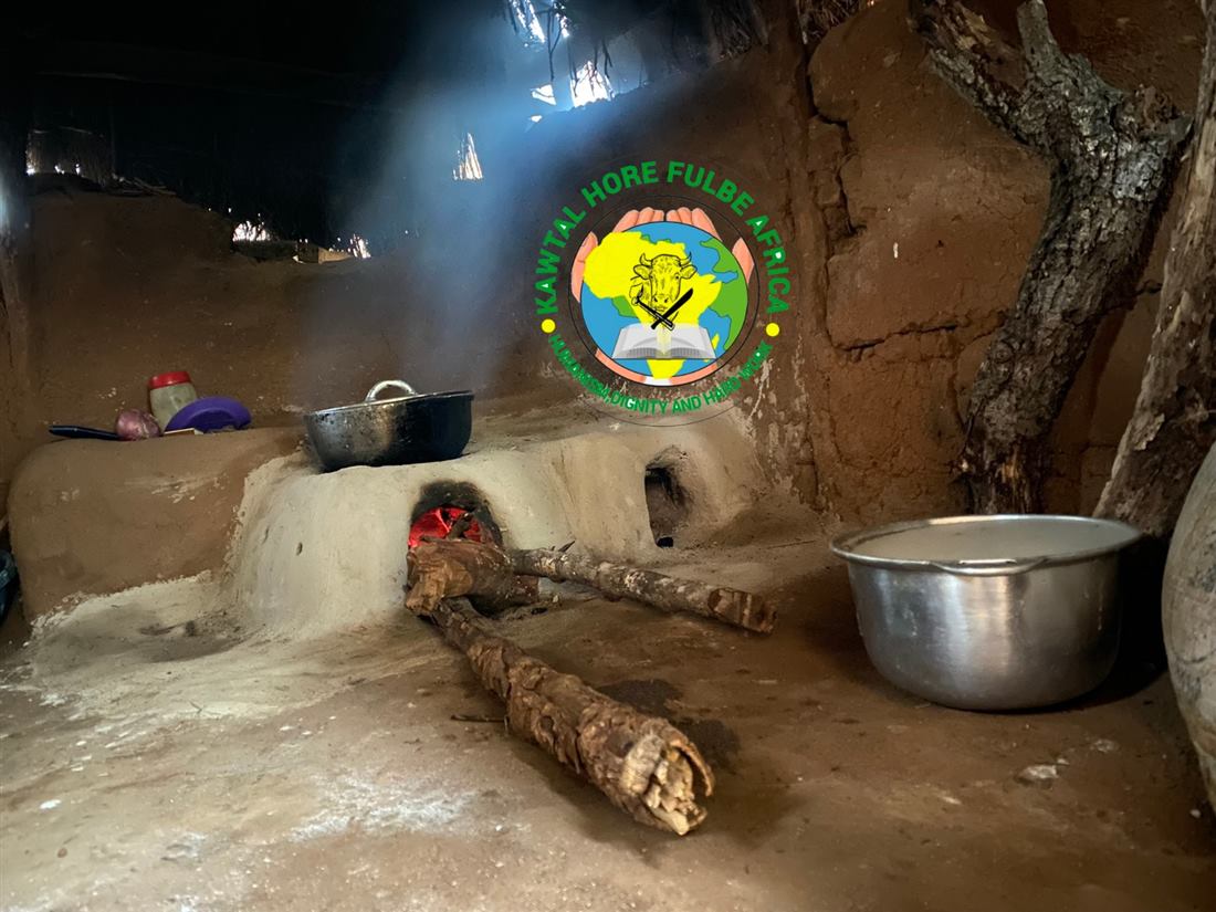Cuisine traditionnelle équipée d'un foyer amélioré